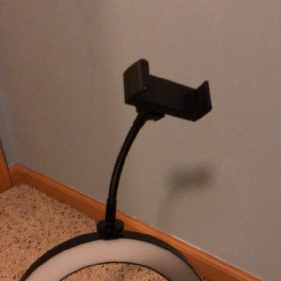 8 inch Ring Light with stand - Picture 4 of 9